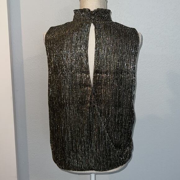 Banana Republic smocked neck, sleeveless, gold metallic blouse w/crossover back. - Picture 4 of 11